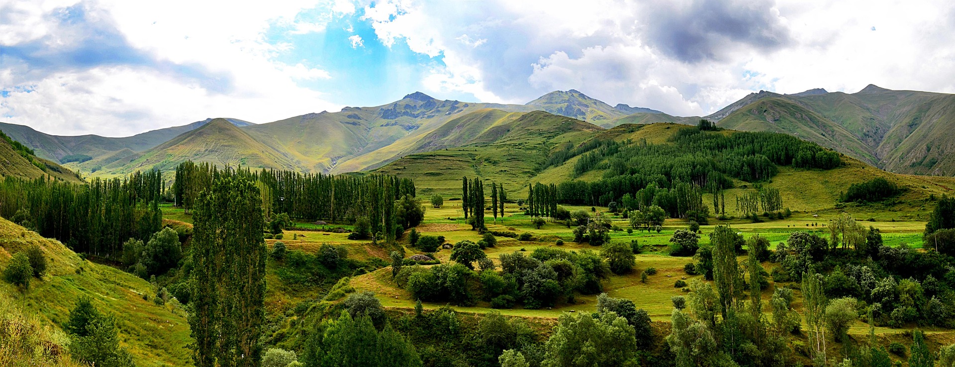 Grünes Tal in der Toscana